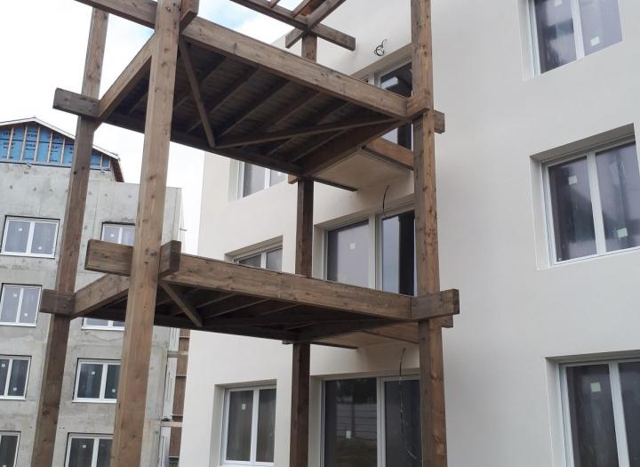 août 2023_Arrière BAT A_1ère pose des balcons