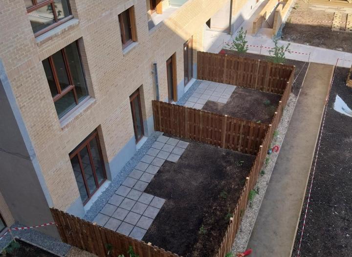 avril 2025_jardins_terrasses des 2 logements au RDC_cheminement intérieur